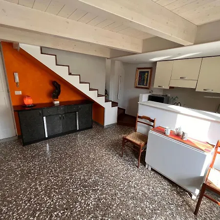 Сasa de vacaciones Elia House *